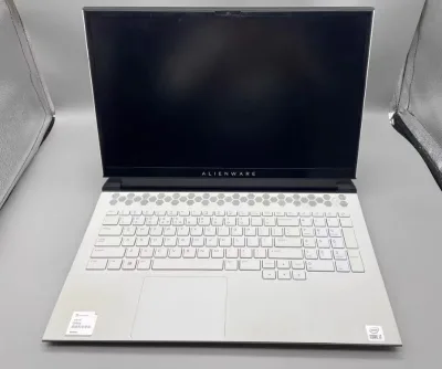 Intel Core I7 10th Gen 17.3 Large Screen RTX2070s 16gb RAM 512gb SSD Alien Ware M17 R3