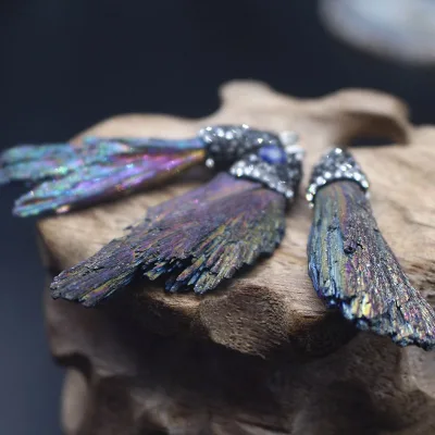Necklace with Rainbow Mineral Specimen Other Crystal Crafts Jewelry Peacock Blue Flame Feather Cluster Titanium Pendant