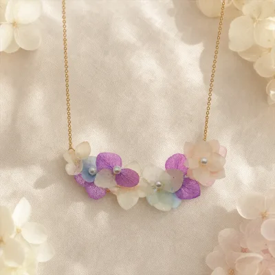 Natural Preserved Hydrangea Flower Necklace Handmade with Eco-Friendly Epoxy Resin