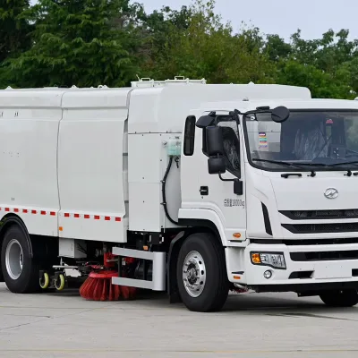 18T Jindong Street Cleaning Road Sweeper Vehicle with Engine 18000kg Curb Weight