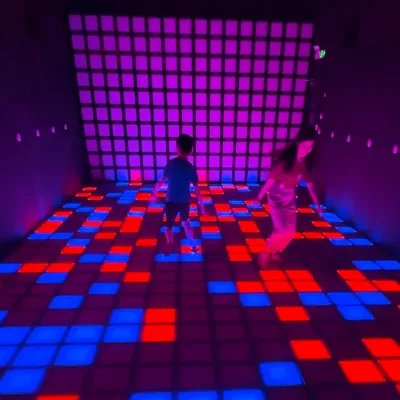 30x30cm Metal Pixel Grid Active Interactive Dance Game Led Floor for Sports Park Trampoline Park Shopping Mall Team Building