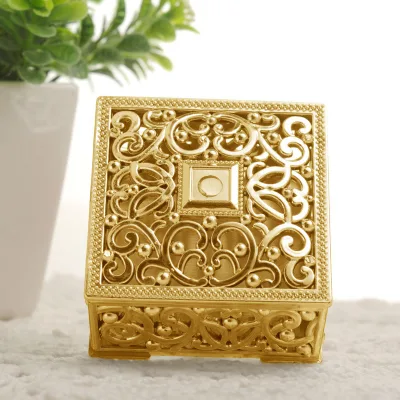 Hot Sale Wedding Gold Candy Gift Box for Guest Hollow Gold Stamping Candy Boxes Gift Wedding