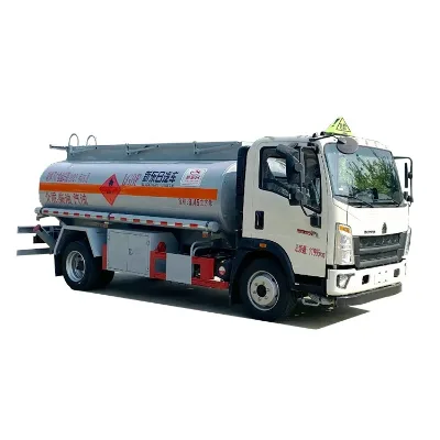 Manufacturer Sale 6000L Road Tanker for Transport Fuel Oil diesel