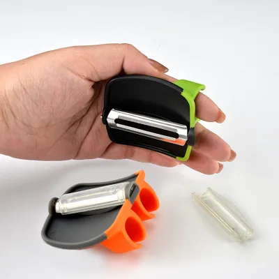 Hot-selling Kitchen Accessories Double Finger Mini Palm Peeler Potato Vegetable Peeling Knife Tools