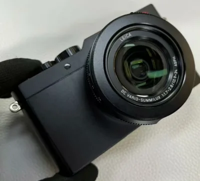 Stock Used Leica D-LUX109 Mirrorless Camera 12.8 MP 24-75mm Lens SD 4K UHD Image Stabilization Premium Compact Digital Camera