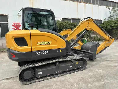Touchscreen Cab Mini Excavator 6 Ton One Touch Start Bluetooth Audio Positive Pressure