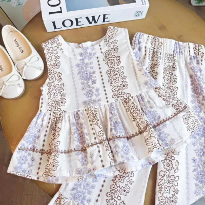 New Spring and Summer Girls Suits Ethnic Style Flower Sleeveless Tops and Trousers Two-piece Suit