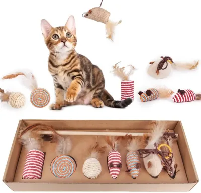Hot Selling Popular Interactive Feather Cat Chew Toy Set 7 PCS Mouse Toy Gift Box
