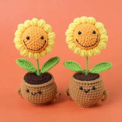 Handmade Knitted Sunflower Smiling Face Artisanal Desktop Decoration Teacher's Day Gift Artificial Sunflower Pot Fleur