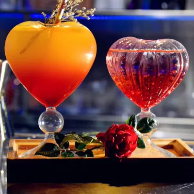 Wholesale Heart-Shaped Cocktail Glass New Creative Borosilicate Design Lovely Bar Wedding Accessory