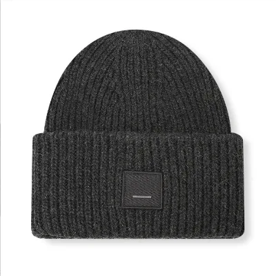 2024 Customized 180g Winter Warm Thickened Checked Beanie for Women 48-50cm Head Circumference Outdoor Use