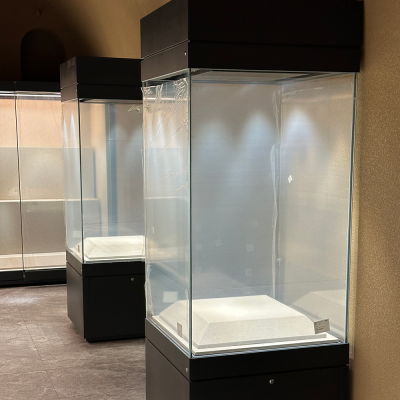 Museum Independent Collections Glass Display Showcase Museum Equipment Custom Temperature and Humidity Control System