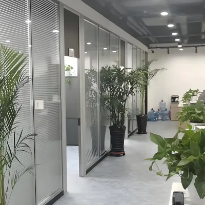 Durable and Easy-to-Clean Glass Partition for Busy Commercial Spaces