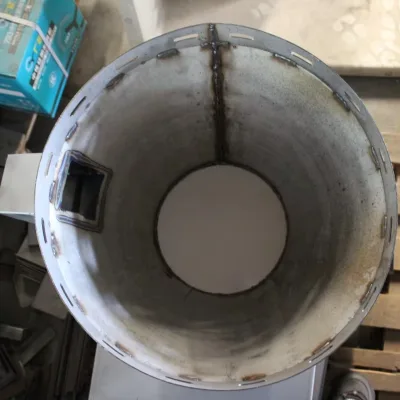 Feeding Hole in Pig Farm, Adjustable Device