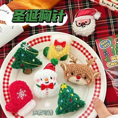 Factory Wholesale Christmas Snowman Santa Claus Brooch Fashion Jewelry Gifts For Christmas Decoration