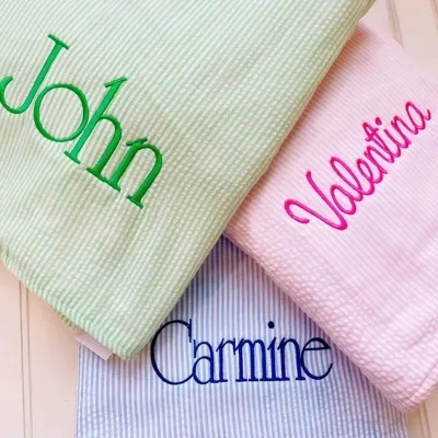 Wholesale Woven Seersucker Beach Towel Family Summer Soft and Comfortable Blanket for Airplane and Home Use