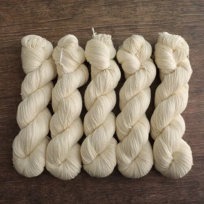Baby Merino Wool Yarn 100% Basolan Merino Wool Hand Dyeing Blank Yarn Superwash Knitting Yarn for Socks and Sweaters