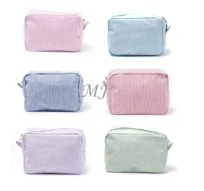 Custom Large Capacity Fashionable PVC PU Zipper Cosmetic Bags Ladies Travel Wash Bag Striped Pattern Hanging Makeup Storage