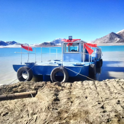 Engineering vessels, large ship tugboats, work and personnel transport vessels.