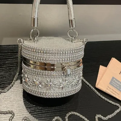 Full-diamond Minimalist Style Mini Crossbody Bucket Bag for Women Pearl Chain Polyester Lininghigh-end Niche sassy Clubbing