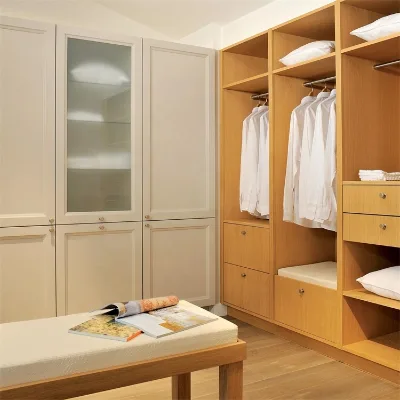Modern Cream White & Light Wood Walk-In Closet System, Modern Farmhouse Shaker Design with Glass Panel Doors & Open Hanging Nook