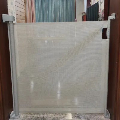 Indoor and Outdoor Safety Barrier Pet Supplies Pet Fence Retractable Mesh Gate Dog Gate
