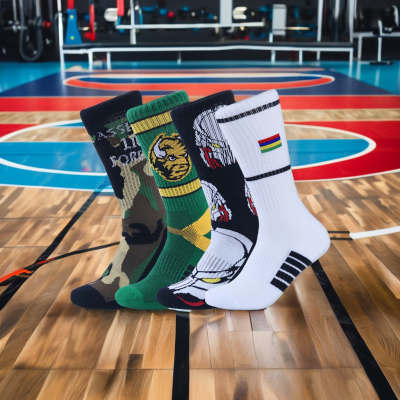High Quality OEM Custom Cotton Men's Sport Socks With Crew Design Embroidered Logo Sox