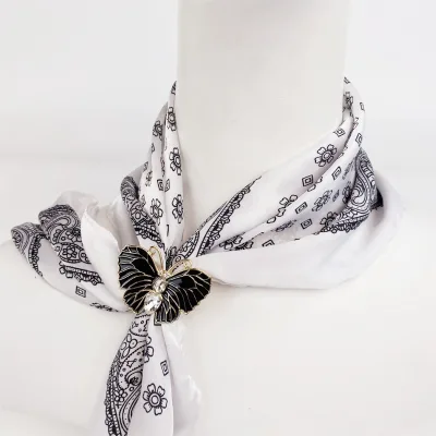 Elegant Fashion Crystal Rhinestone Floral Scarf Ring Clip Butterfly Scarf Buckle for Women
