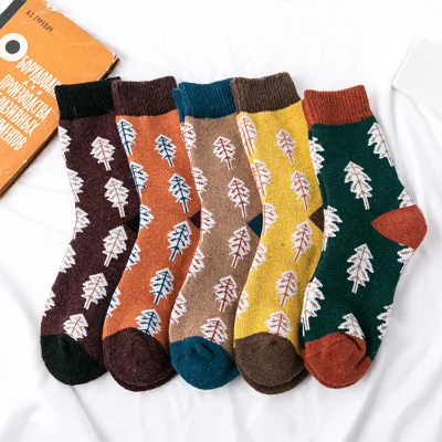 Wholesale Cheap Men's Custom Tree Pattern Funny Socks Cute Winter Xmas Dress Socks