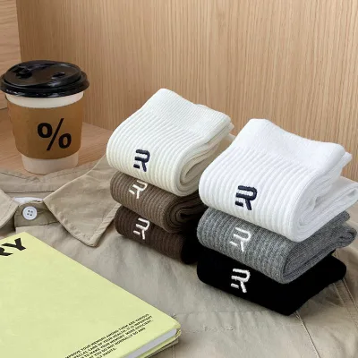 Combed Cotton Custom Logo Wholesale Casual Letter Embroidery Men's Sports socks