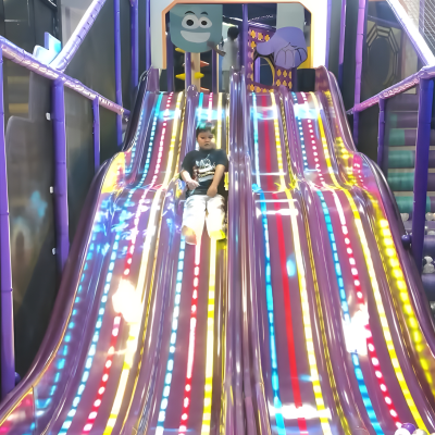 Customize Indoor Slides with Various Shapes and Materials